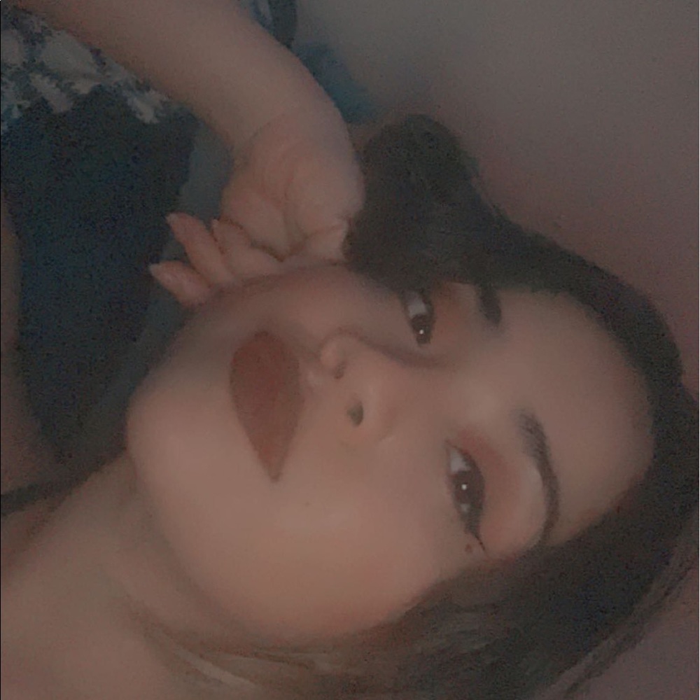 Meet your Posher, Cynthia